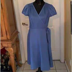 Banana Republic Silk Dress. Size 4 comes w slip